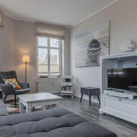 Strandnahe 2-Raum-Ferienwohnung Im Zentrum - Residenz Strandeck Fewo 02 Goehren  Luaran gambar